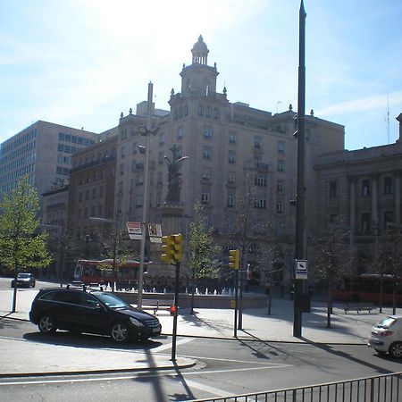 Apartamentos Plaza Espana Deluxe Zaragoza Bagian luar foto