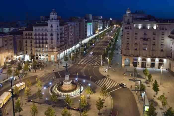 Apartamentos Plaza Espana Deluxe Zaragoza Bagian luar foto